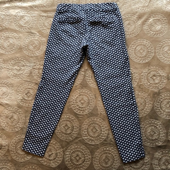 Old Navy Pixie Mid Rise - Picture 3 of 4